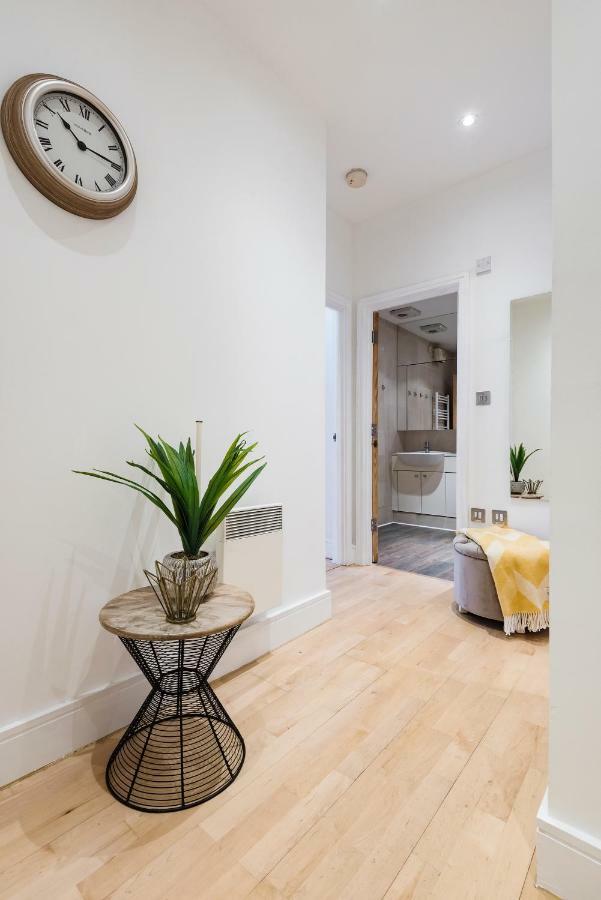Stylish Hyde Park Apartment Londra Esterno foto