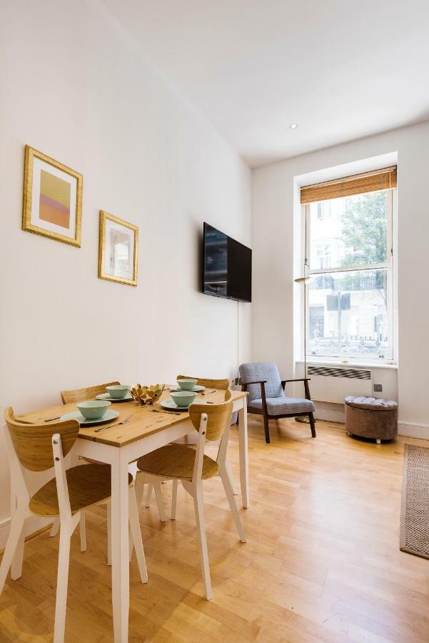 Stylish Hyde Park Apartment Londra Esterno foto