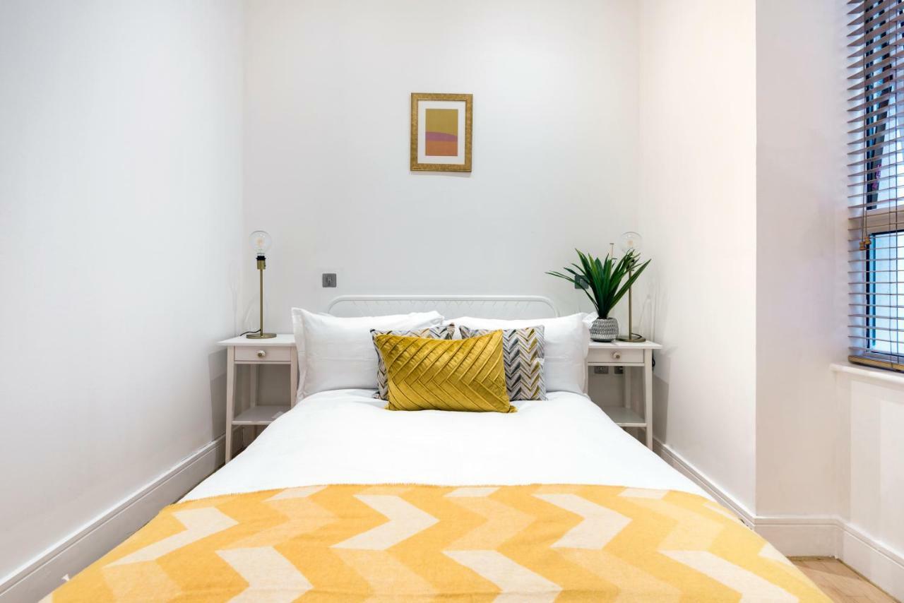 Stylish Hyde Park Apartment Londra Esterno foto